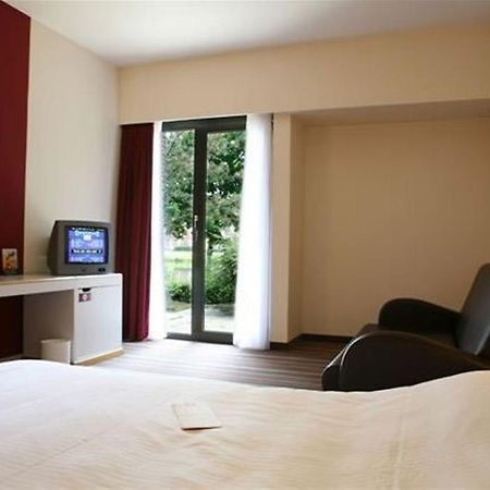 Hampton'S Hotel Namur Wepion Bagian luar foto