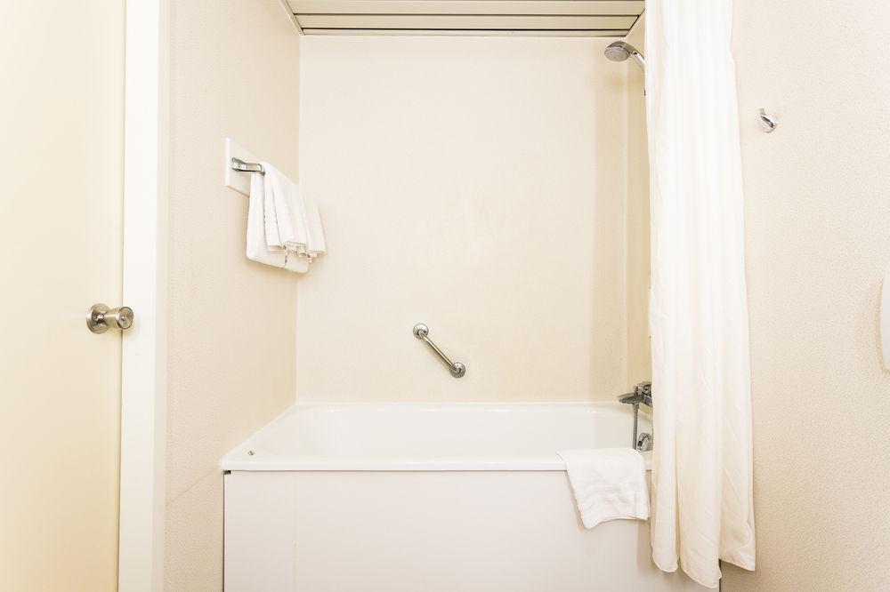 Hampton'S Hotel Namur Wepion Bagian luar foto