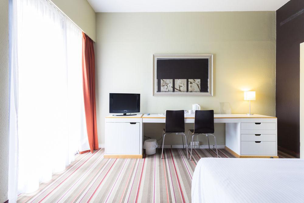 Hampton'S Hotel Namur Wepion Bagian luar foto