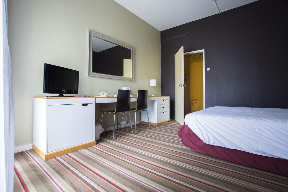 Hampton'S Hotel Namur Wepion Bagian luar foto