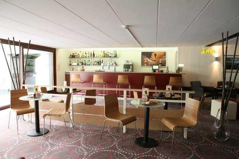 Hampton'S Hotel Namur Wepion Bagian luar foto